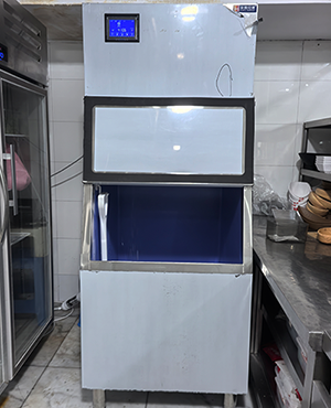 500公斤纯雪花制冰机交付嘉兴刺身料理客户